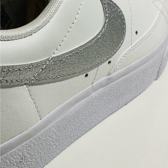 NIKE WOMEN'S BLAZER LOW PLATFORM Sneakers - Picture 5 of 7